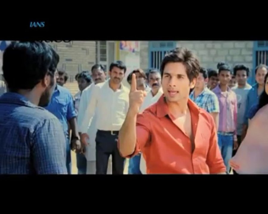 Public review of Phata Poster Nikhla Hero