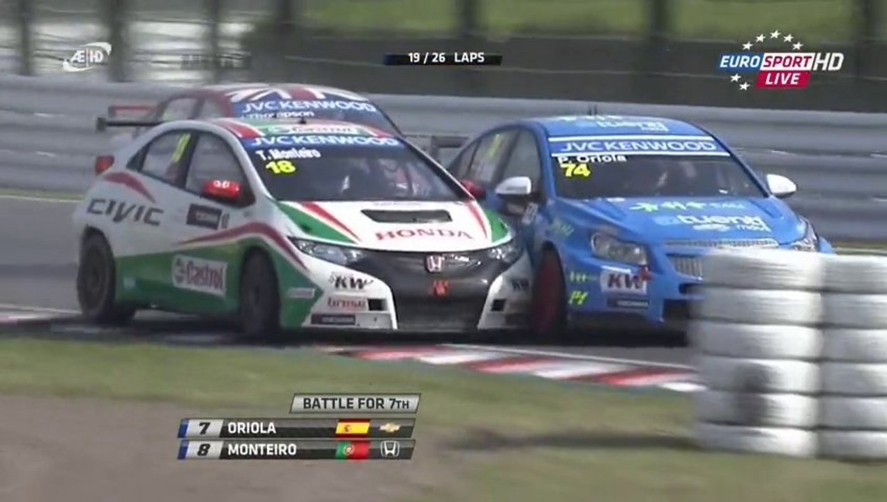 WTCC 2013 Japon Course 1 Monteiro Oriola Crash