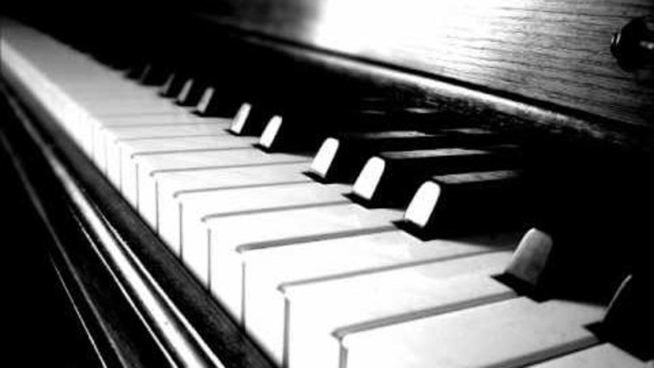 Neo-classical piano improvisation