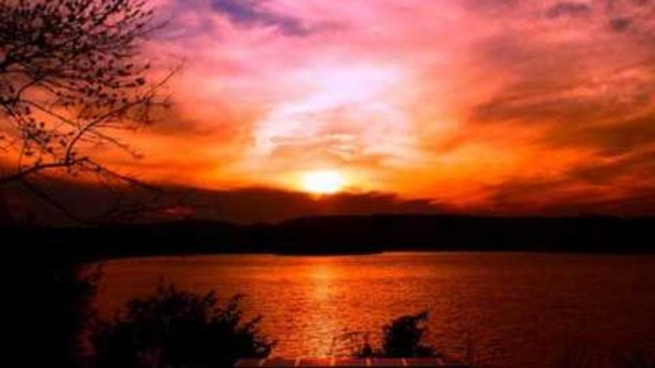 Relaxing piano music