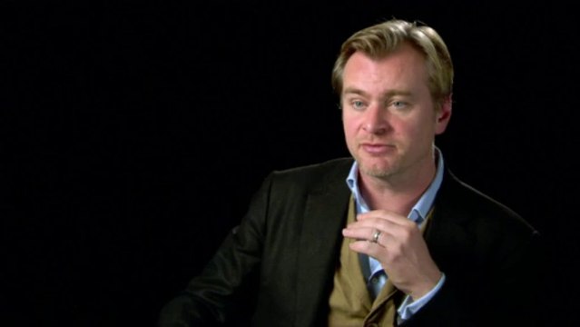 Пробы Кристиана Бэйла на роль Тёмного рыцаря/Christian Bale auditions for Batman Begins in Val Kilmer's batsuit