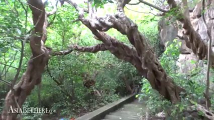 Cave in Cha Am Temple (Wat Cha Am)
