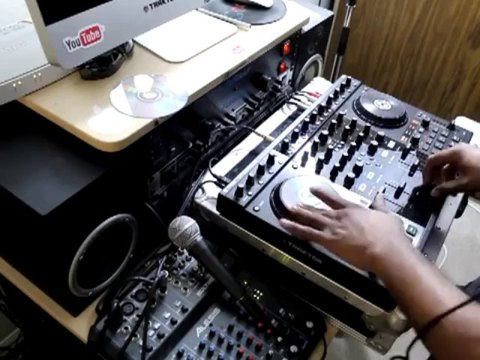 Traktor Scratch Pro 2 S4 Scratch Upgrade Kit Test Using The Jog Wheels