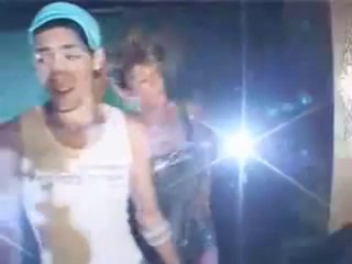 Frigide Barjot - Fais-moi l'amour avec 2 doigts