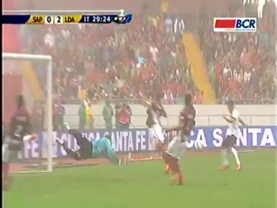 El gol de Kenneth García en el Clásico
