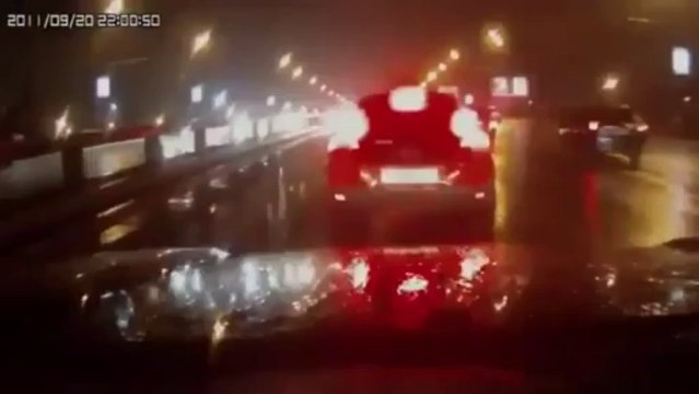 Crash sous la neige : compil' d'accidents de voiture en Hiver!