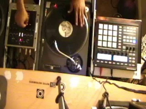 SESSION 2 1 Turntable and native Instruments maschine
