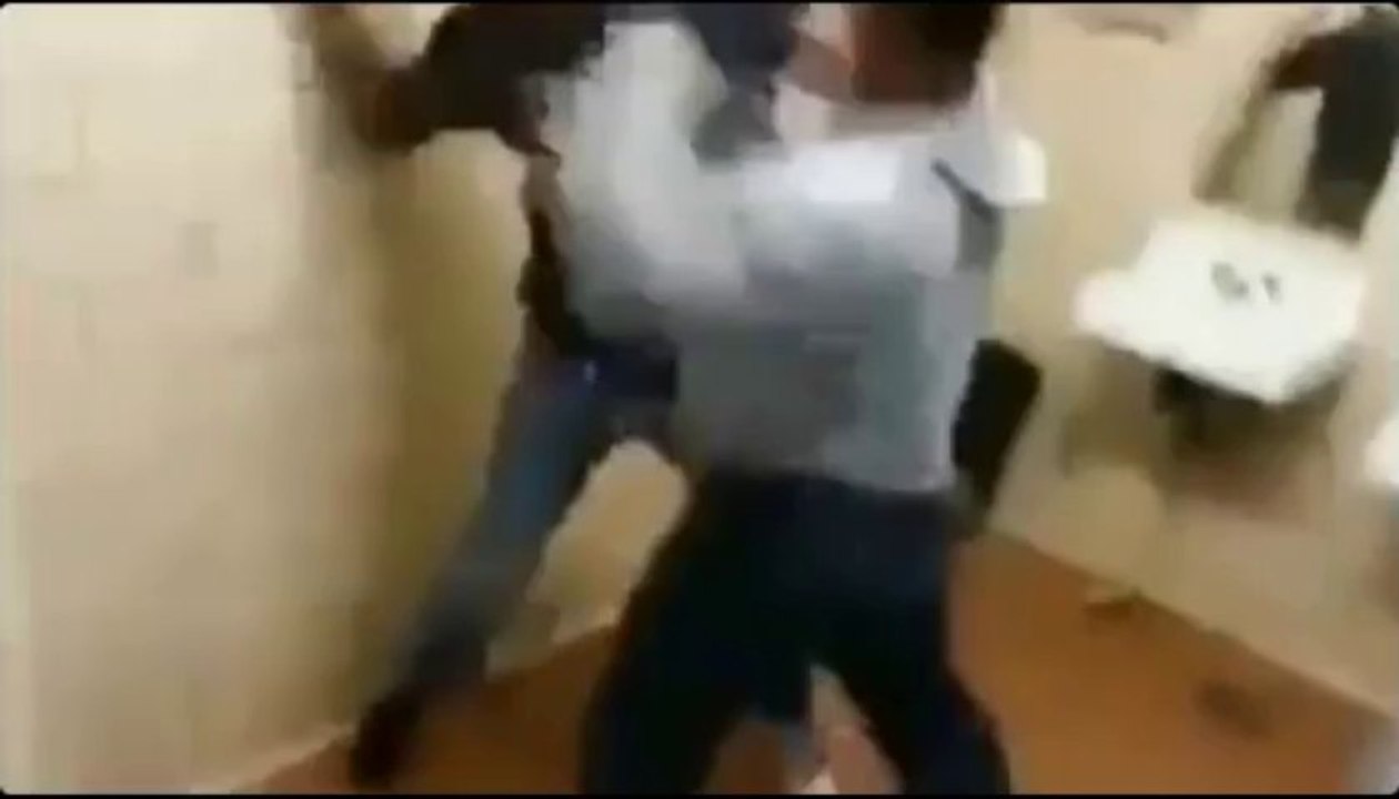 Des grosses bagarres et combats de rue!