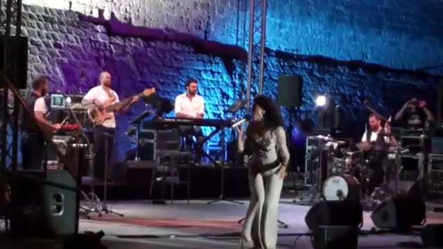 Ελευθερία Αρβανιτάκη - Μηδέν & Δεν μιλώ για μια νύχτα εγω (28 Αυγούστου 2013, Ρόδος, Θέατρο Μεσαιωνικής Τάφρου)