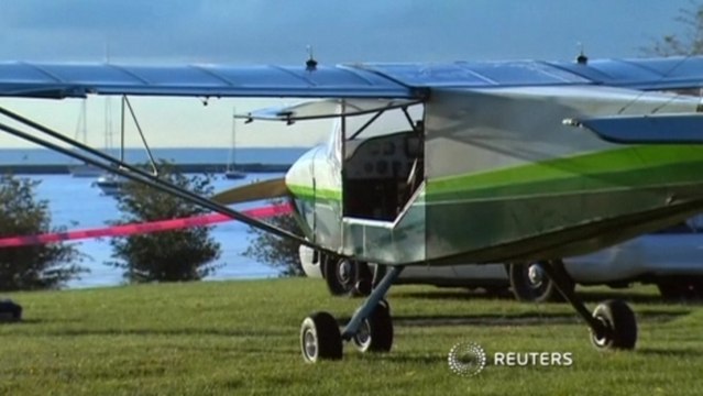 Small plane makes emergency landing along Chicago's busy Lake Shore Drive