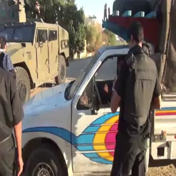 انتشار الأكمنة الأمنية علي الطريق الصحراوي بقرية دلجا لمنع هروب الإرهابيين