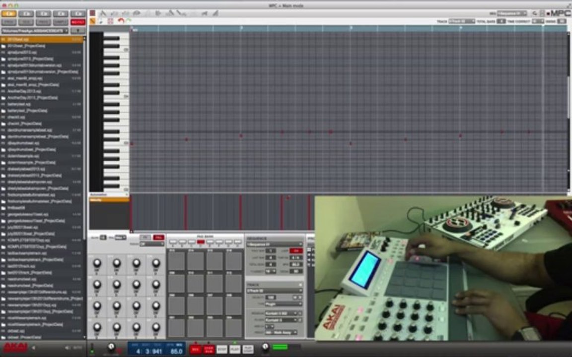 NATIVE INSTRUMENTS TRAKTOR KONTROL S4 MK1 & AKAI MPC RENAISSANCE BEAT SCRATCHING VIDEO
