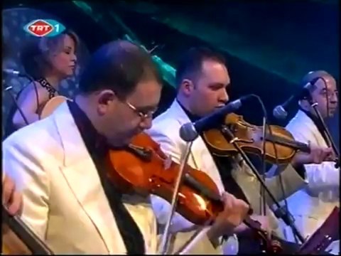 Çiğdem Yarkın Başka söz söylemem aşktan yana ben