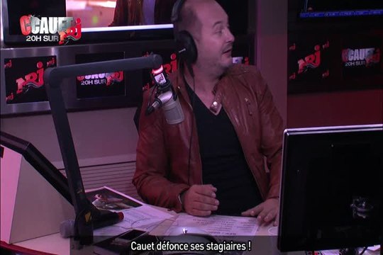 Cauet défonce ses stagiaires !