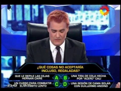 Victoria Xipolitakis en 7 de negro