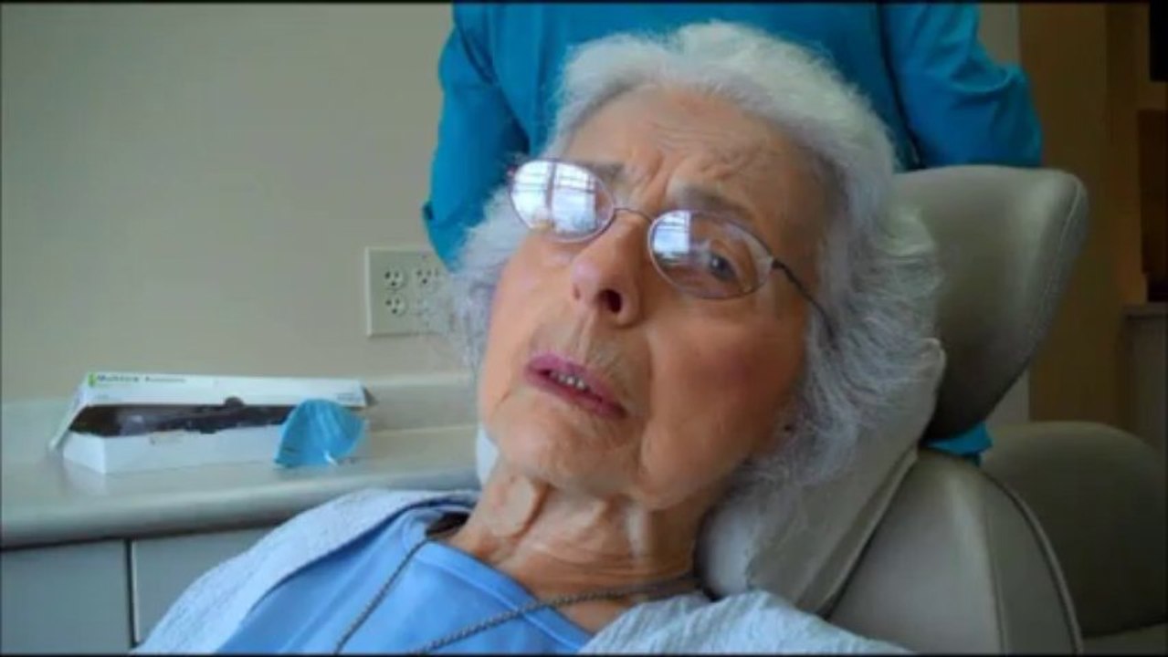 Terry Hughes DDS Offers Patients Dental Implants and Same-Day Crowns