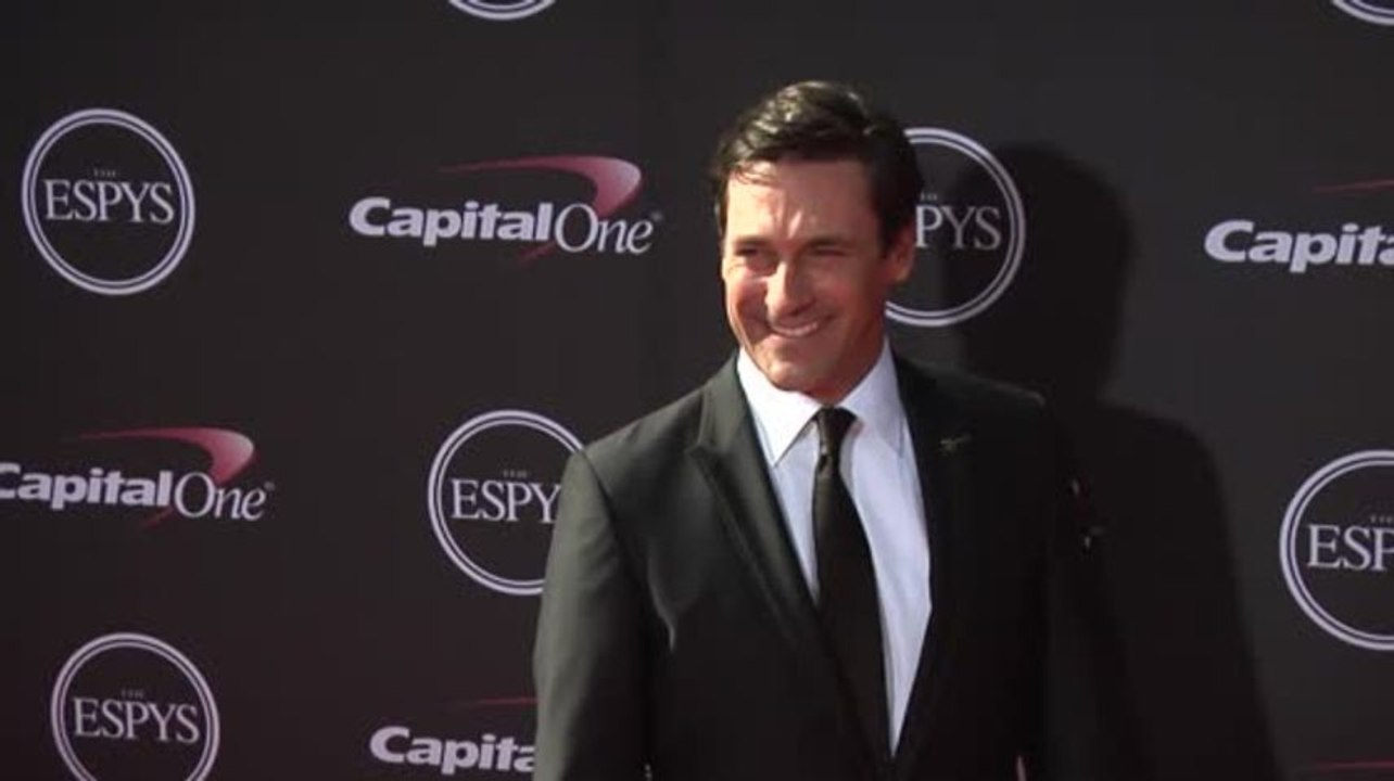 Jon Hamm to Undergo Throat Surgery