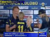Dirk Kuyt'ın çocukları Love You Fenerbahçe diyor