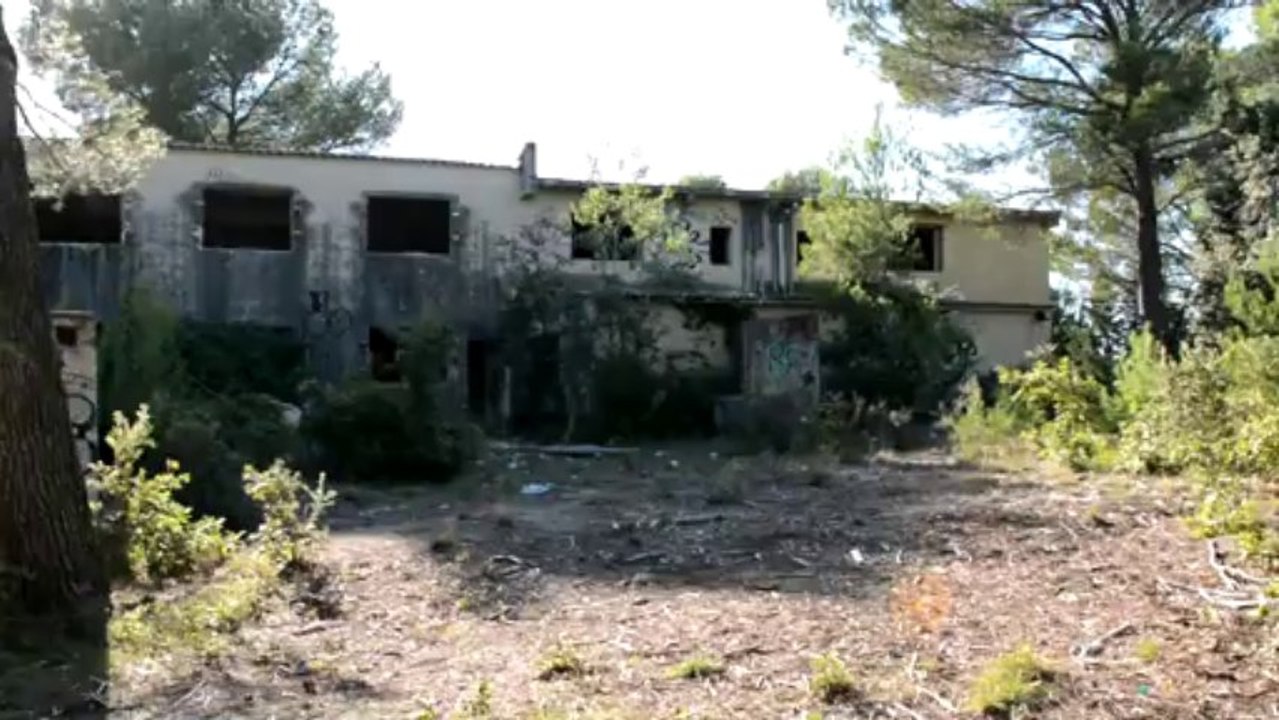 Urbex - L'hôtel sur l'île