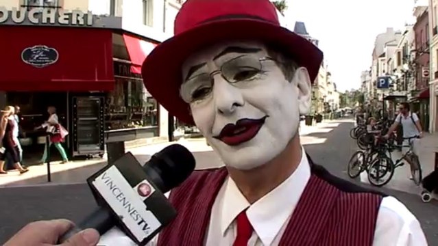 Le mime Paul à Vincennes rue du midi commerces de Vincennes