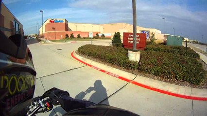 Party's and Running from the Cops - Moto Vlog