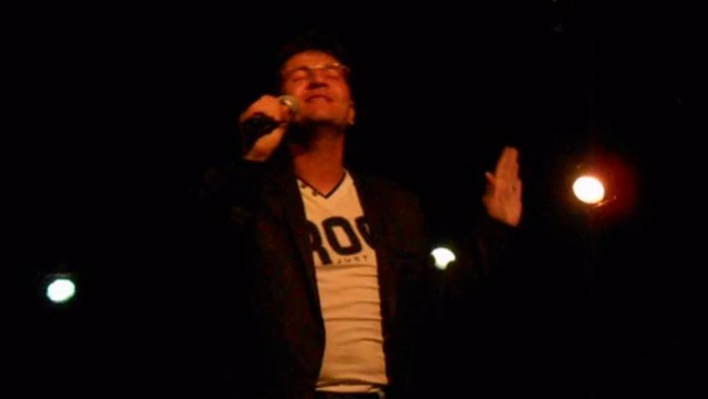 Billy en live chante Promis