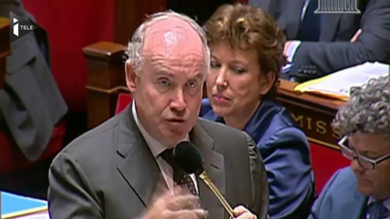 Pour Manuel Valls, "il n'y pas d'autres solutions que de reconduire le Roms à la frontière"