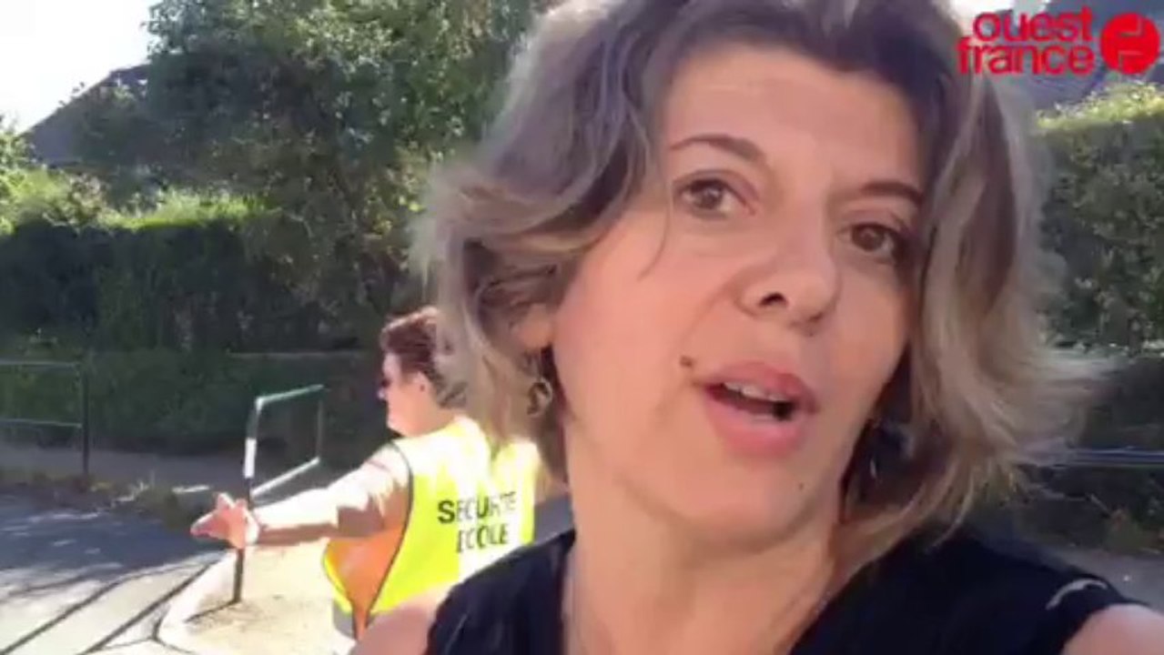 Une assistante maternelle réagit à la réforme des rythmes scolaires - Interview de Patricia Guais, assistante maternelle.