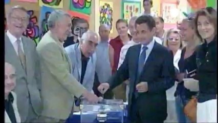 Affaire Bettencourt: Sarkozy resta indagato per...