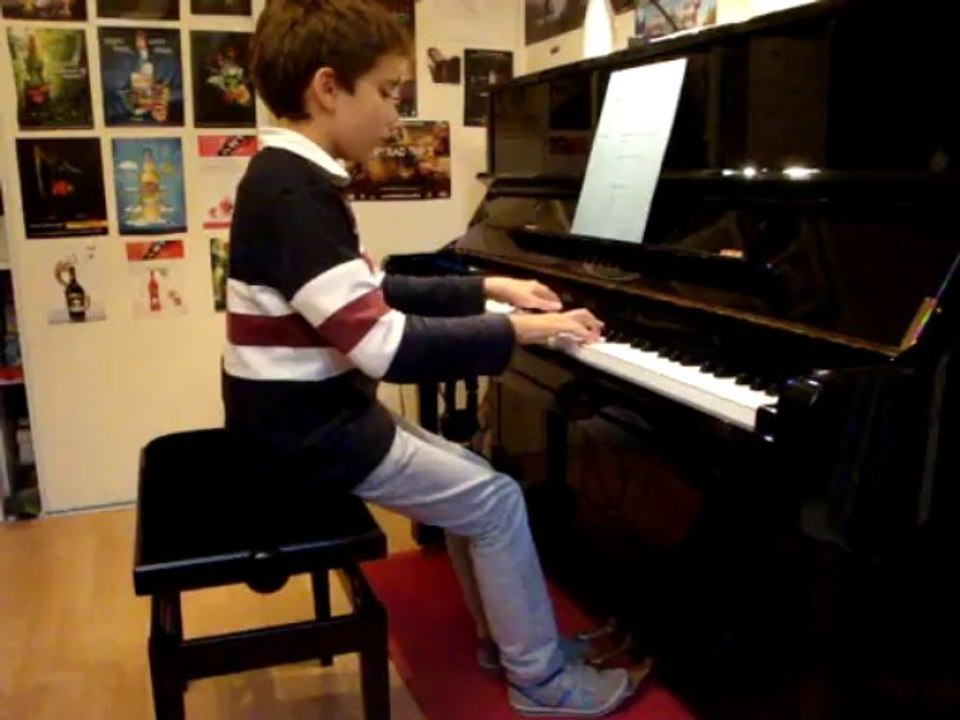 Alexis: "Menuet et trio, Sonate pour piano n°7, Opus10 n°3, L van Beethoven"