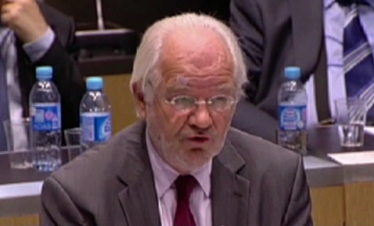 ZAPPING ACTU DU 26/09/2013 - L"instinct meurtrier" du sénateur UMP Eric Doligé