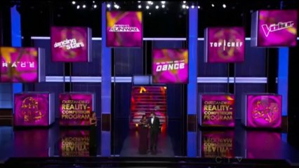 2013.09.23 Stephen Amell @ 65èmes Emmy Awards