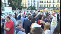 Napoli - Crollo Via Chiaia, protesta di cittadini e commercianti (24.09.13)