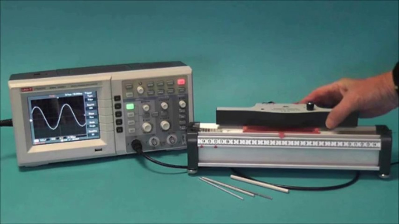 Oscillateur mécanique horizontal sur coussin d'air