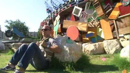 Les Pas Perdus Marseille Le Rocher-Randonnée au MasToc, un bâtiment décoiffé