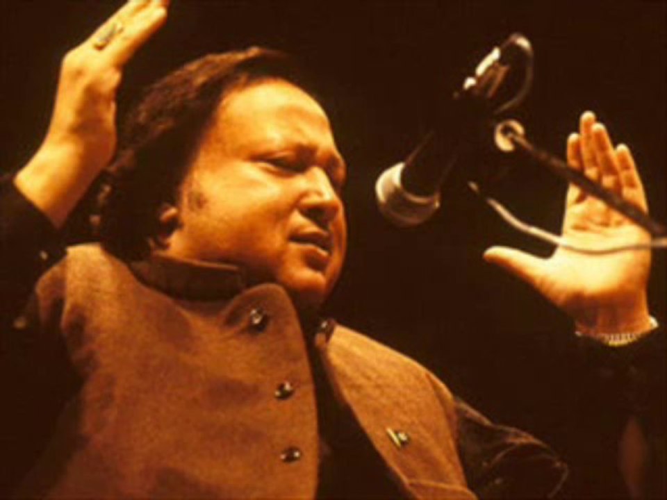 NUSRAT FATEH ALI KHAN - Aaj Rang Hai Ree Maa Rang Hai Ree