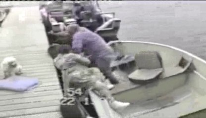 les vieux qui tombe a l'eau