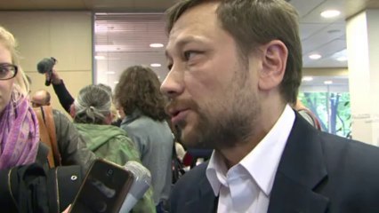 Greenpeace hope to free Russia-held oil protesters