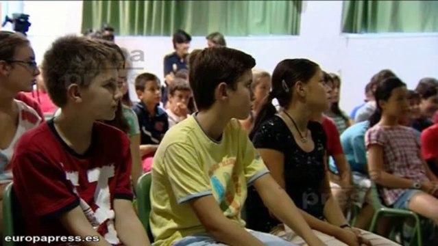 La Policía advierte a menores sobre los riesgos de Internet