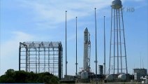 [Antares] Rollout of Antares with first Cygnus for International Space Station