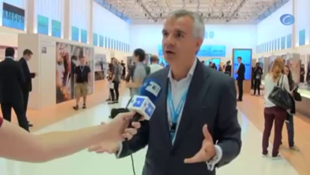 Samsung lleva a las tiendas el reloj Galaxy Gear y la "phablet" Galaxy Note 3