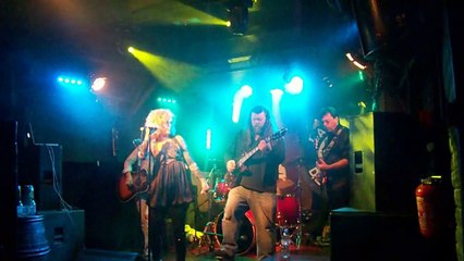 Guma Guma - Fake - Dame de Canton 2013