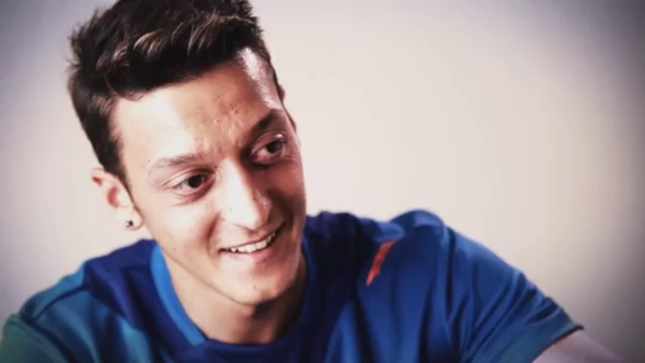 Mesut Özil - revela