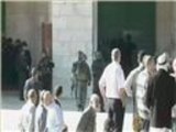 قوات الاحتلال تقتحم المسجد الأقصى لإخراج المعتصمين