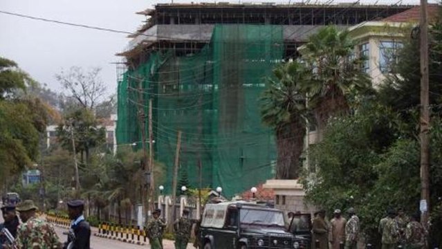 Kenyan forces scour mall for siege survivors