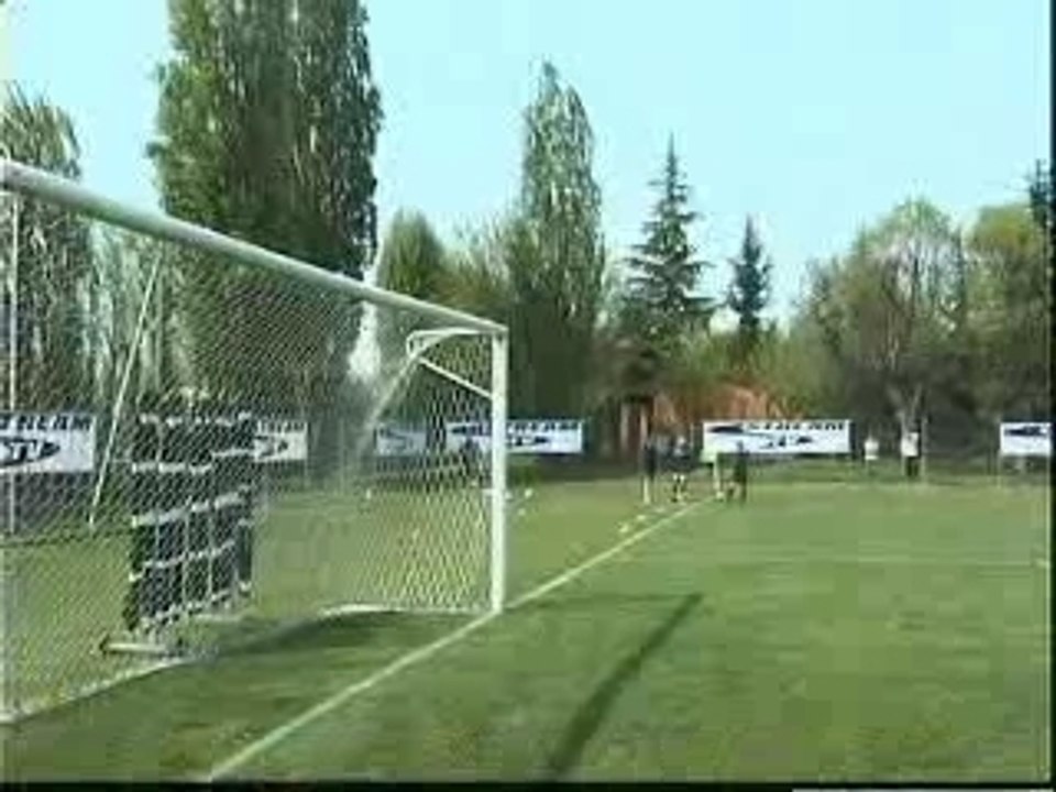 Baggio,il marque de derriere les buts