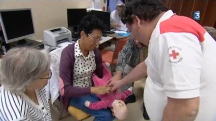 St Etienne du Rouvray (76) : les grands parents apprennent le secoursime pédiatrique