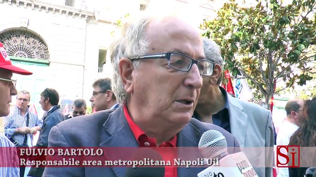 Napoli - Aumento tasse, i sindacati presidiano il Comune (25.09.13)
