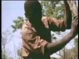 Afrika Yerlilerinin İlginç Piton Yılanı Avı