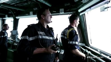 Caméra embarquée - une sortie de port attentive